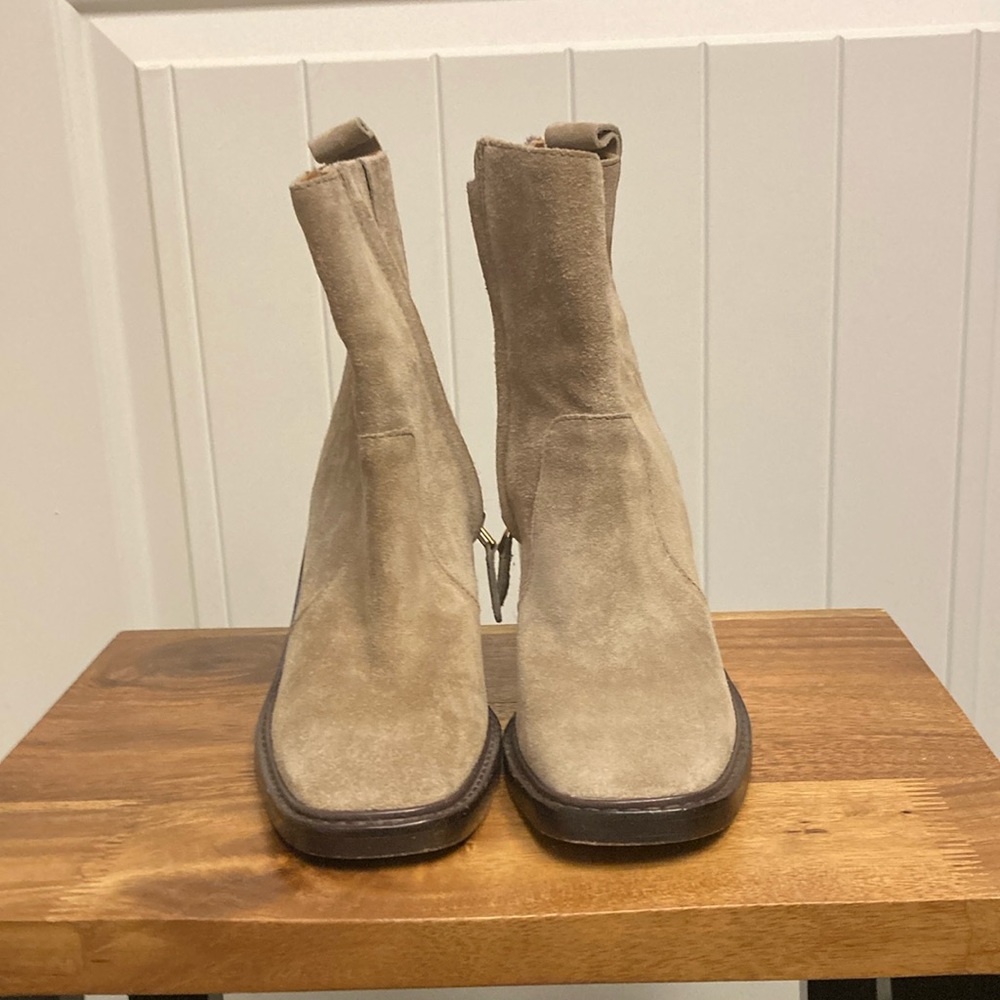 EUC TORY BURCH tan sued zipper bootie 6.5